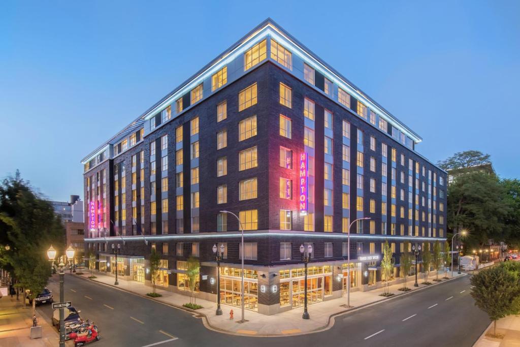 Hampton Inn And Suites By Hilton Portland-Pearl District, photo 1