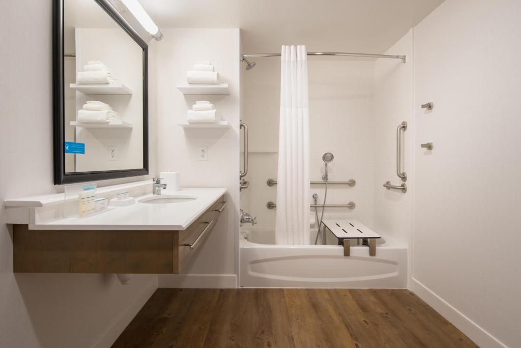 Hampton Inn And Suites By Hilton Portland-Pearl District photo 3