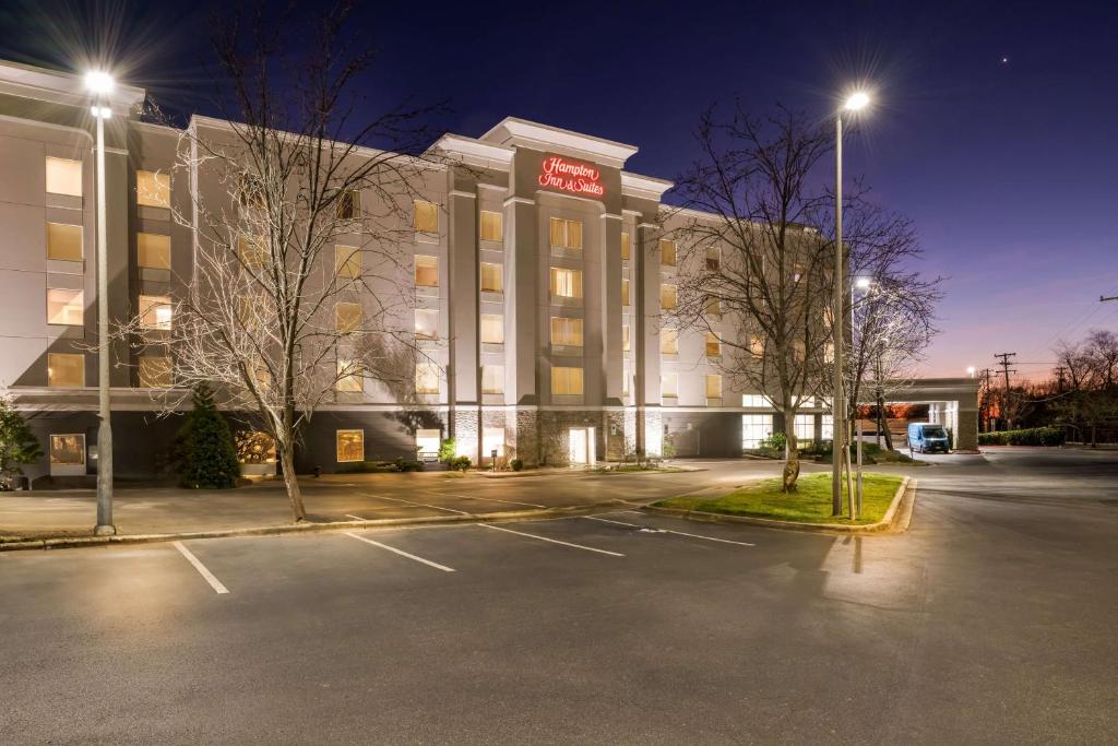 Hampton Inn & Suites Charlotte-Airport, photo 1