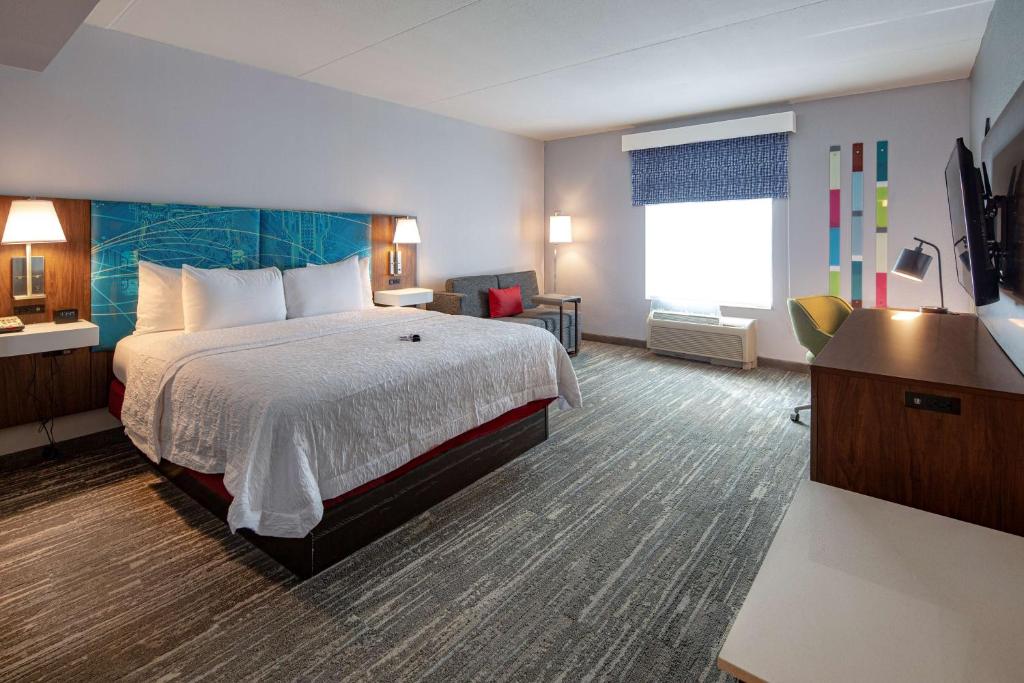 Hampton Inn & Suites Charlotte-Airport photo 2