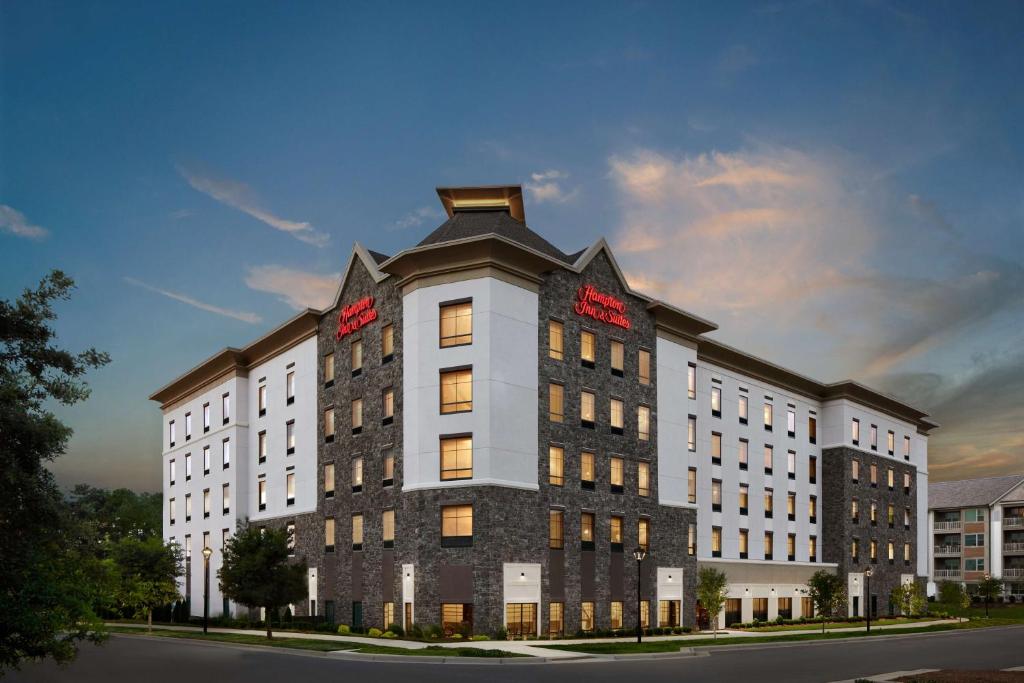Hampton Inn & Suites Charlotte Steele Creek Road, NC, photo 1
