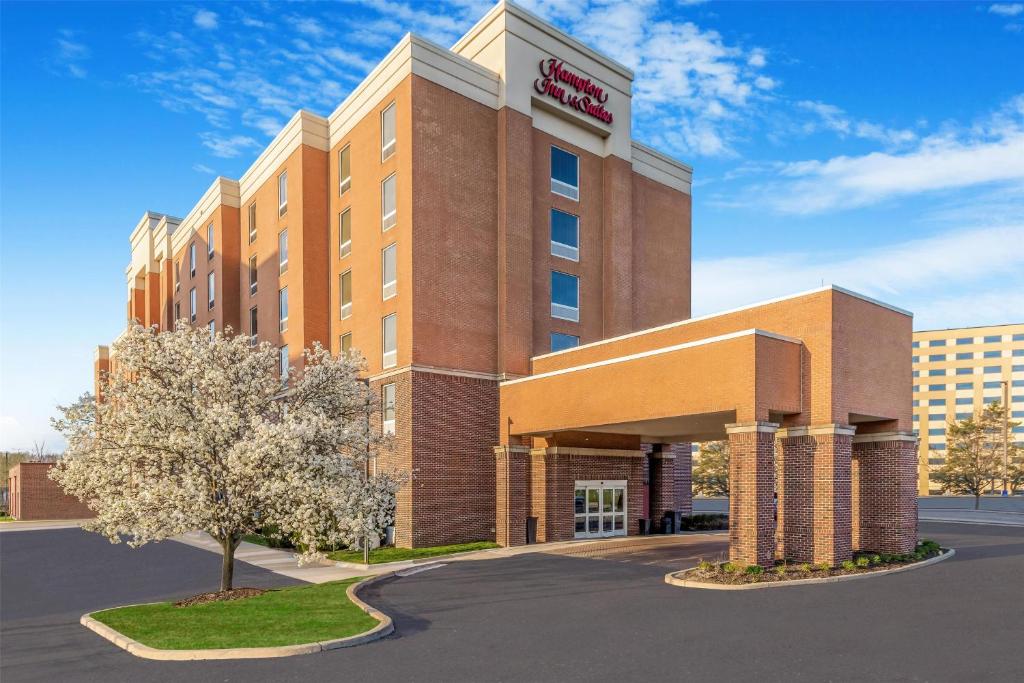Hampton Inn & Suites Detroit/Airport Romulus, photo 1