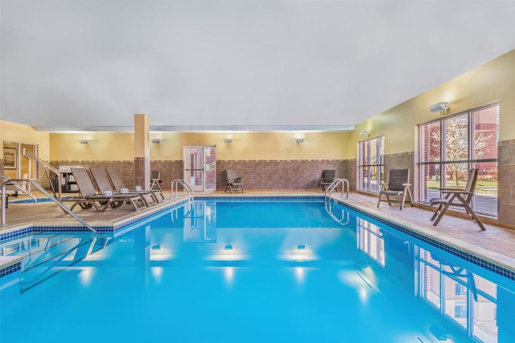 Hampton Inn & Suites Detroit/Airport Romulus photo 4