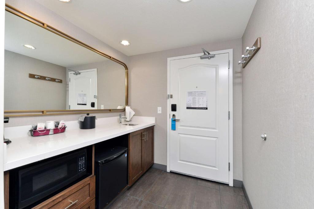 Hampton Inn & Suites Las Vegas Airport photo 3