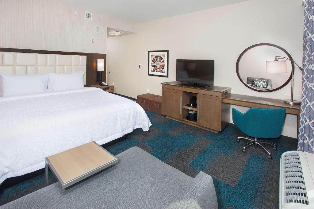 Hampton Inn & Suites LAX El Segundo photo 2