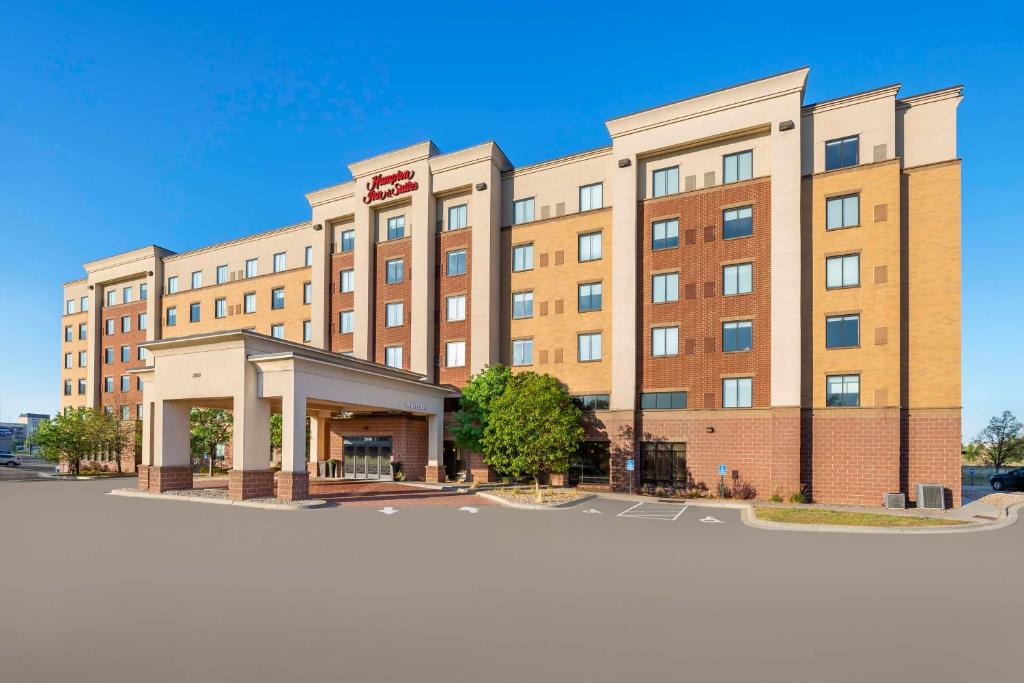 Hampton Inn & Suites Minneapolis St. Paul Airport - Mall of America photo 2