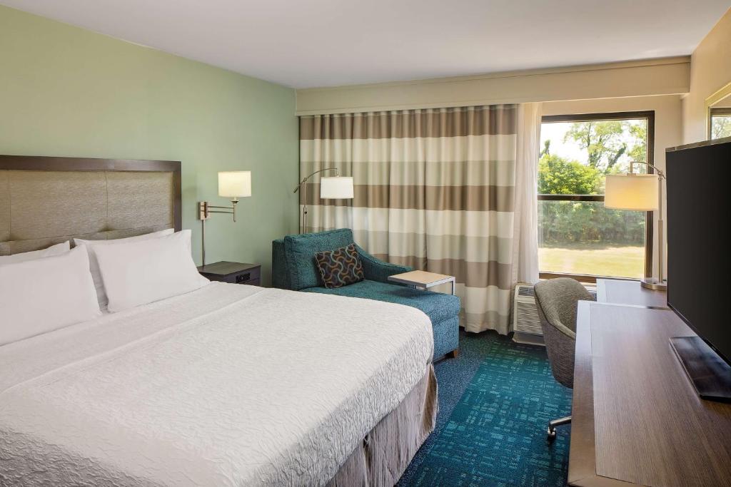 Hampton Inn & Suites Nashville-Airport photo 2