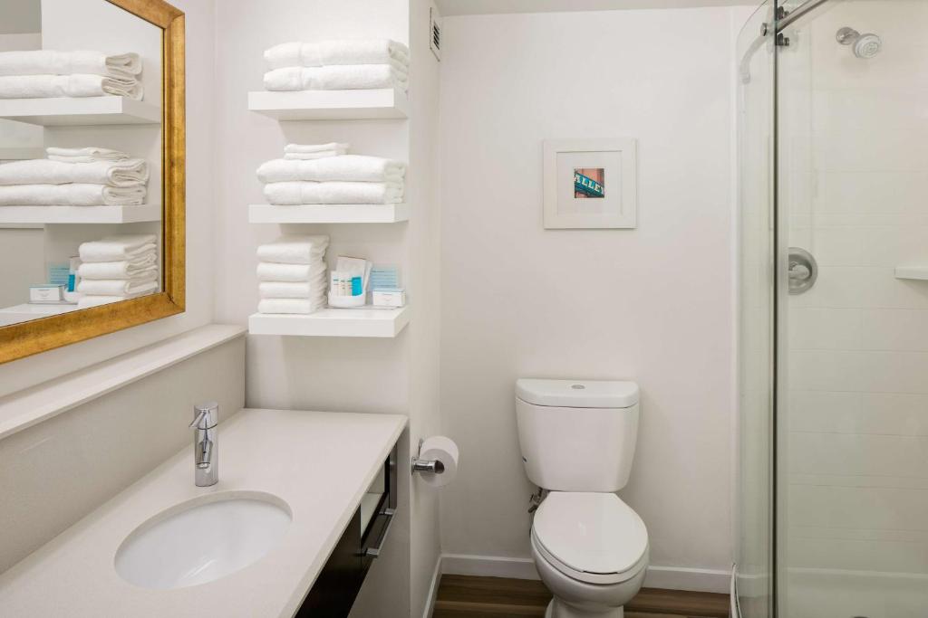 Hampton Inn & Suites Nashville-Airport photo 3