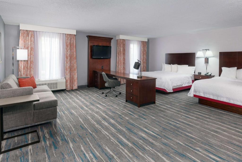 Hampton Inn & Suites Orlando Airport at Gateway Village photo 2