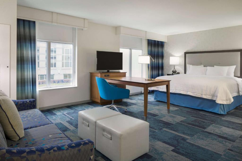 Hampton Inn & Suites Rosemont Chicago O'Hare photo 2