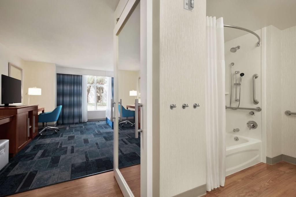 Hampton Inn & Suites Rosemont Chicago O'Hare photo 3