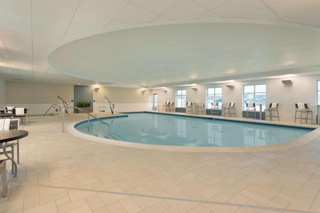 Hampton Inn & Suites Rosemont Chicago O'Hare photo 4