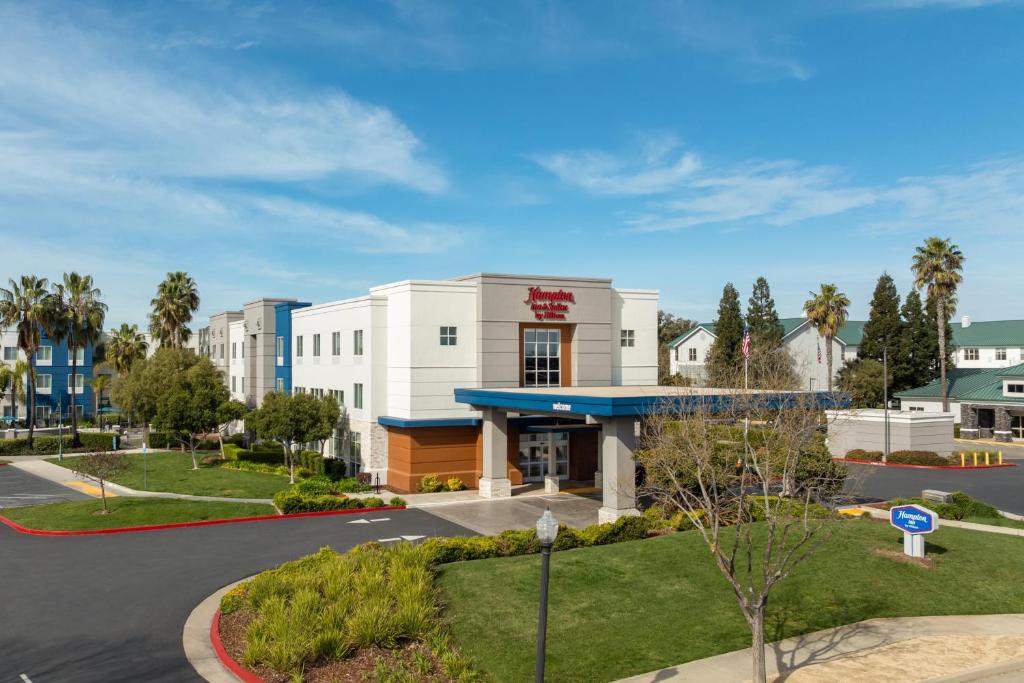 Hampton Inn & Suites Sacramento-Airport-Natomas, photo 1
