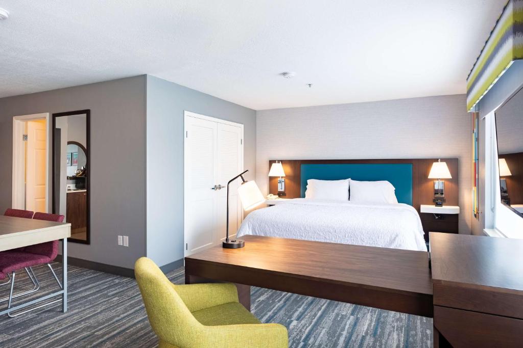 Hampton Inn & Suites Salt Lake City Airport photo 2
