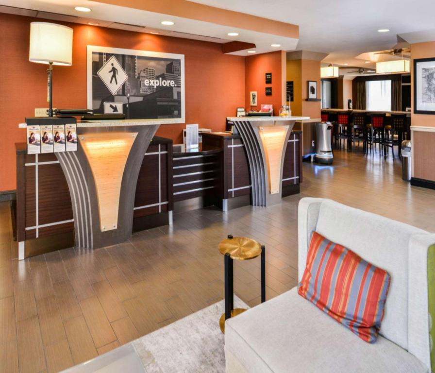 Hampton Inn & Suites San Francisco-Burlingame-Airport South photo 4