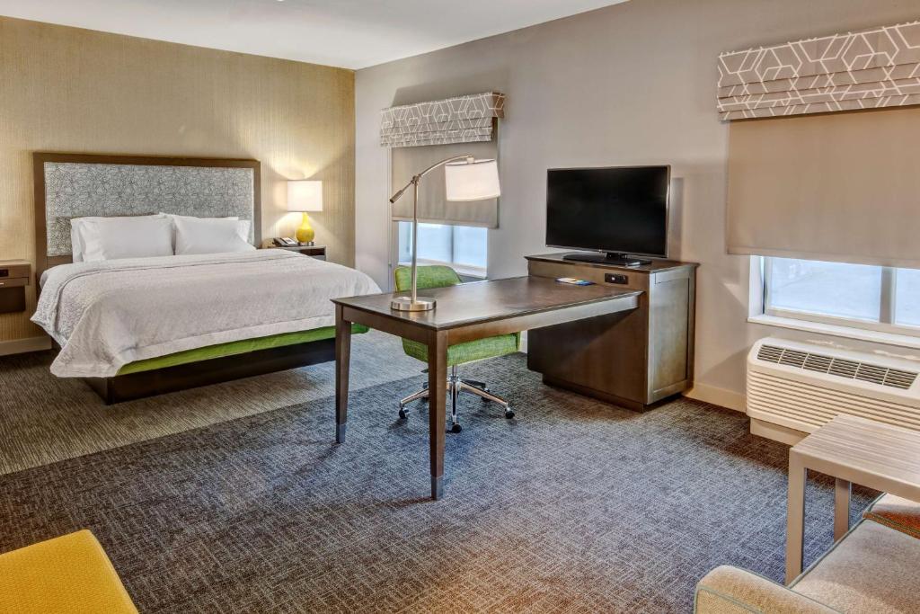 Hampton Inn & Suites San Jose Airport photo 2