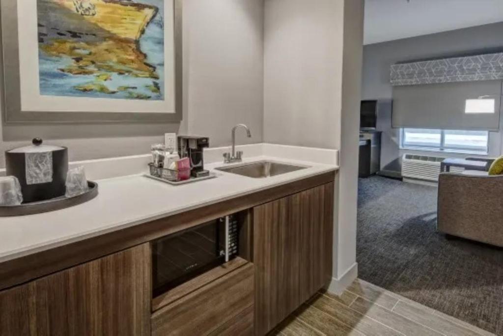 Hampton Inn & Suites San Jose Airport photo 3