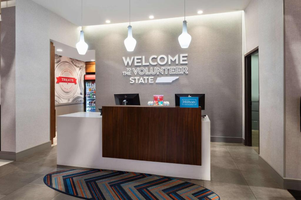 Hampton Inn by Hilton Nashville Airport Century Place photo 2