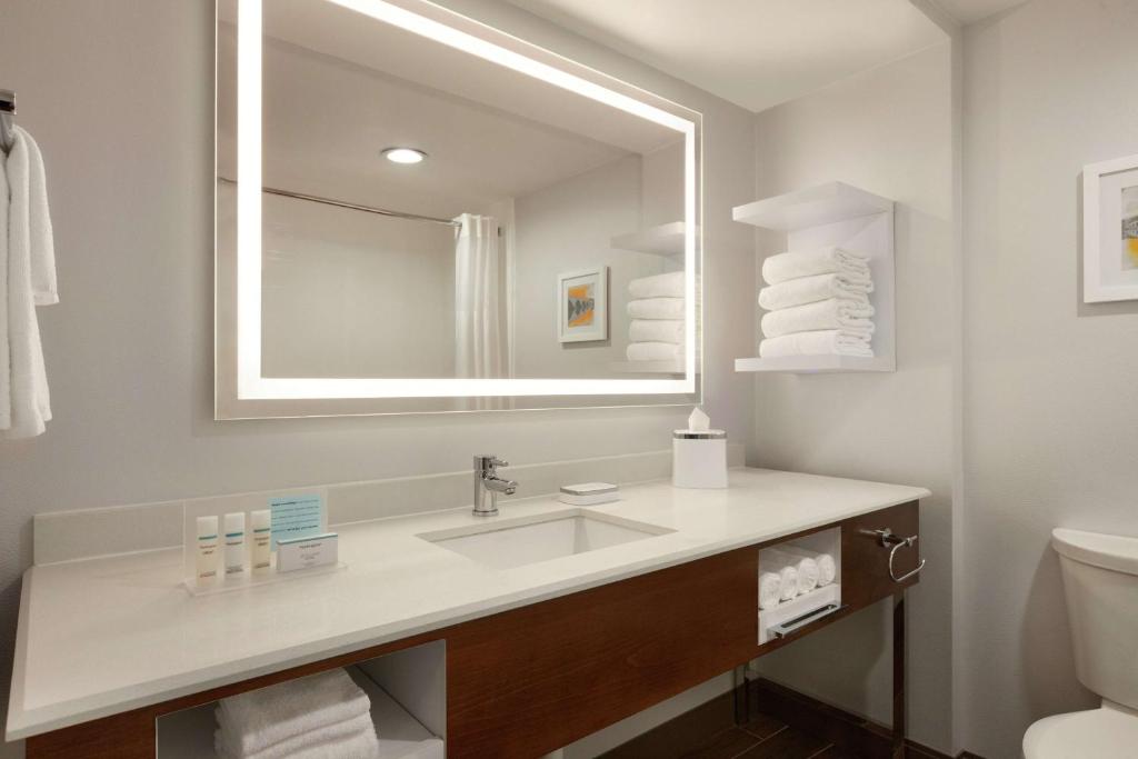 Hampton Inn Dulles/Cascades photo 3