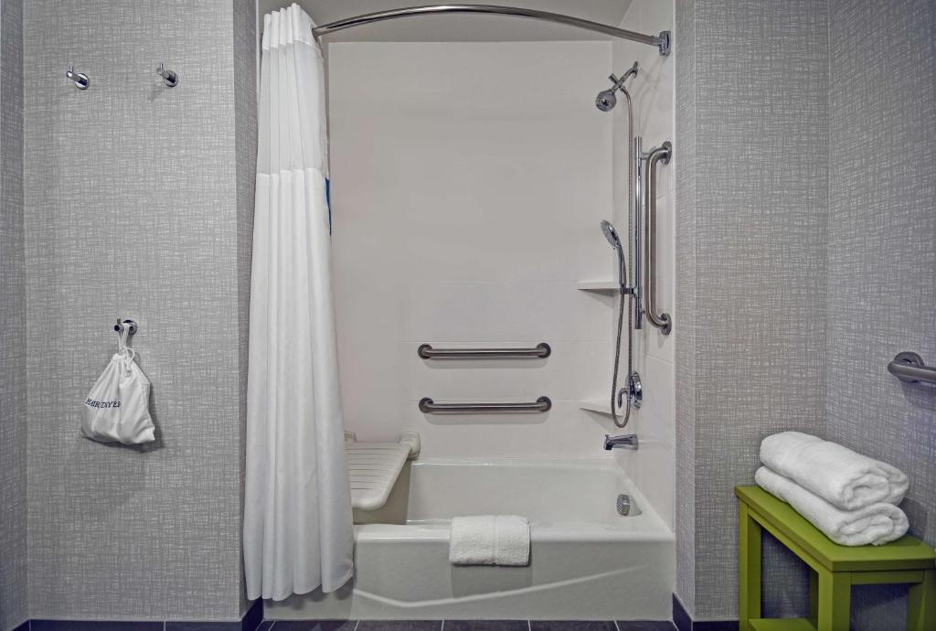 Hampton Inn Las Vegas Strip South, NV 89123 photo 3
