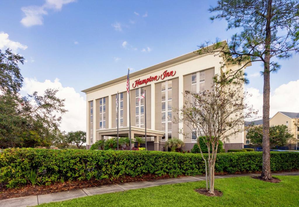 Hampton Inn Orlando-International Airport photo 2