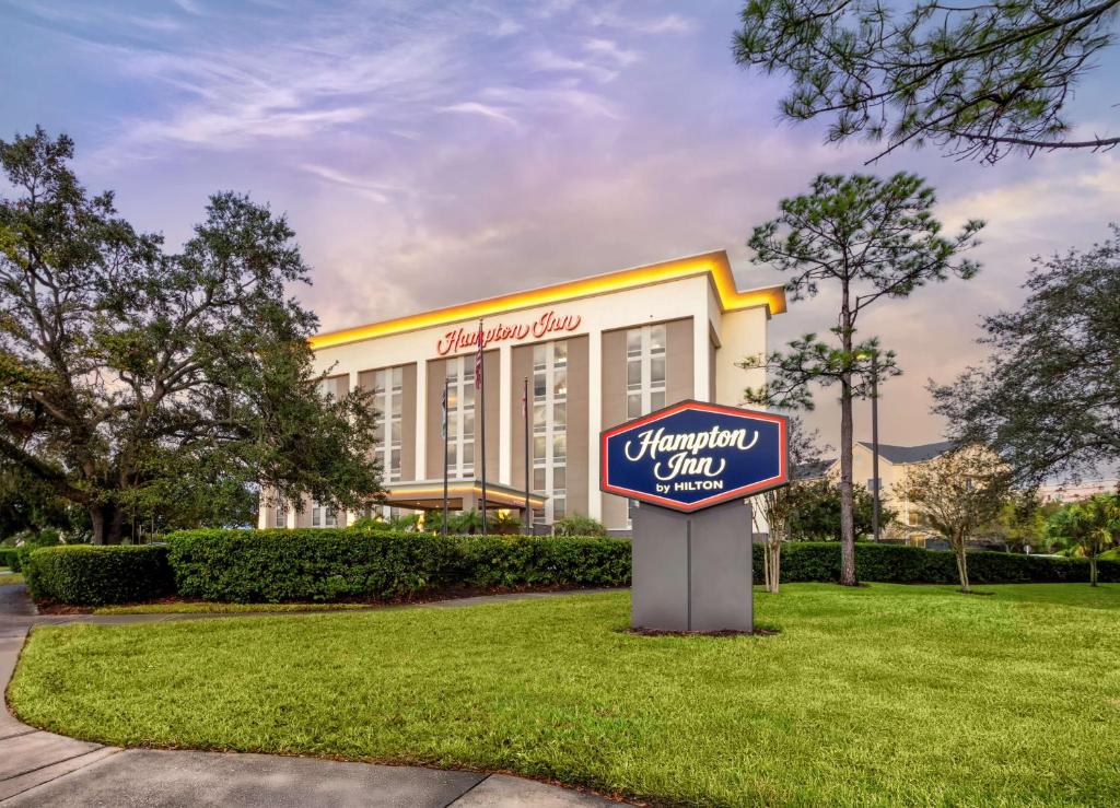 Hampton Inn Orlando-International Airport photo 3