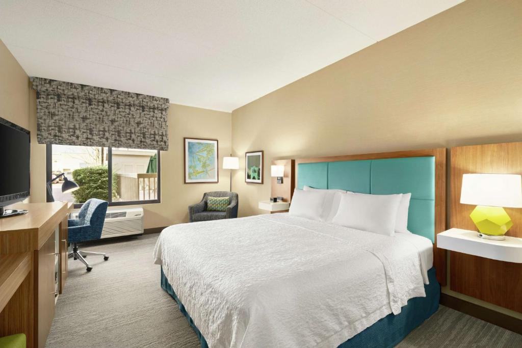 Hampton Inn Portland Airport photo 2