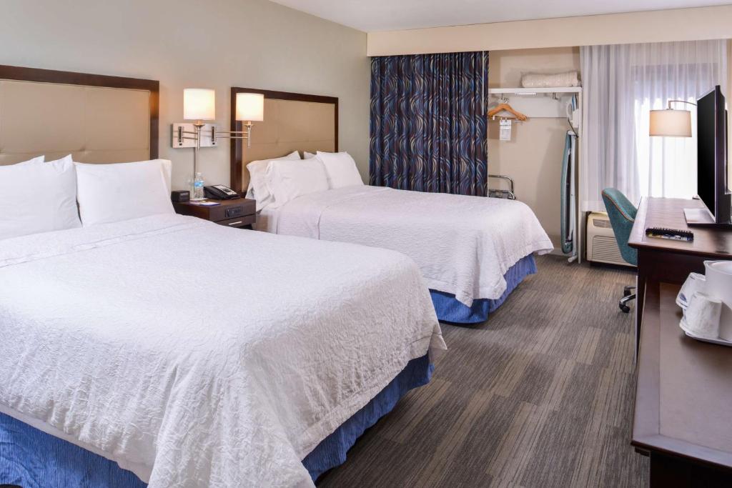 Hampton Inn Seattle Airport photo 2