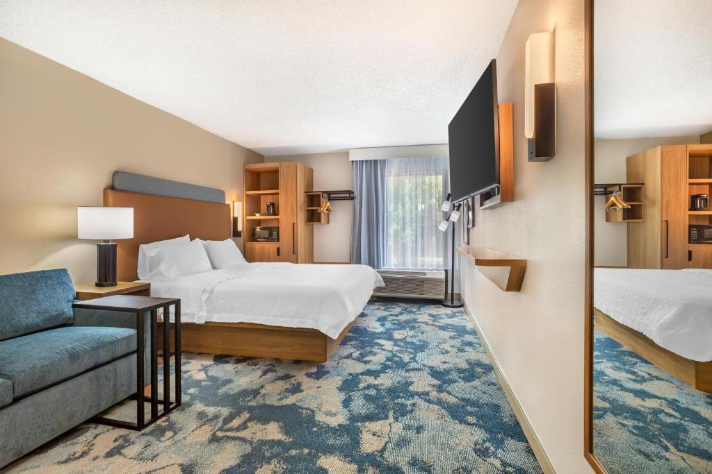 Hampton Inn Tampa International Airport/Westshore photo 2