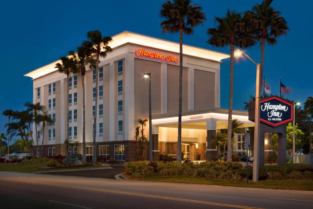 Hampton Inn Tampa-Rocky Point, photo 1