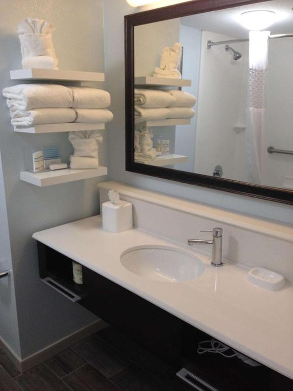 Hampton Inn Tampa-Rocky Point photo 3