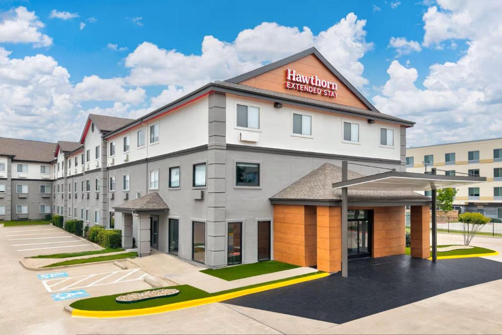 Hawthorn Extended Stay by Wyndham DFW Airport North, photo 1
