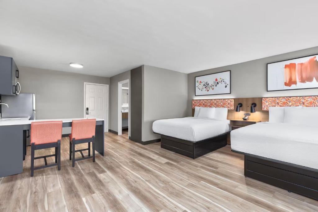 Hawthorn Extended Stay by Wyndham DFW Airport North photo 2