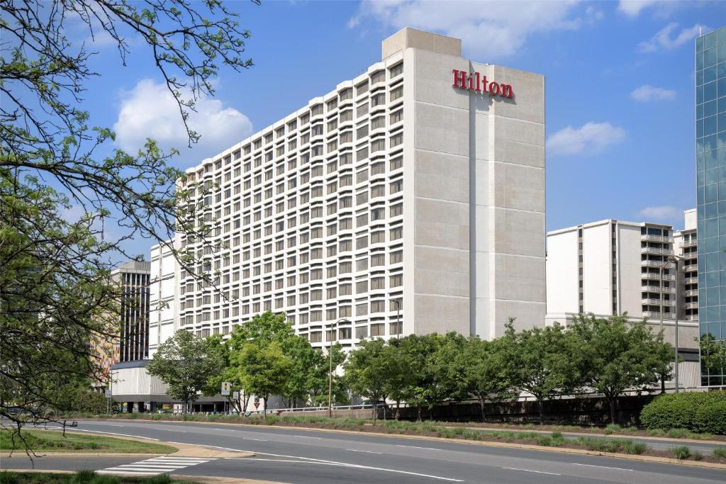 Hilton Arlington National Landing, photo 1