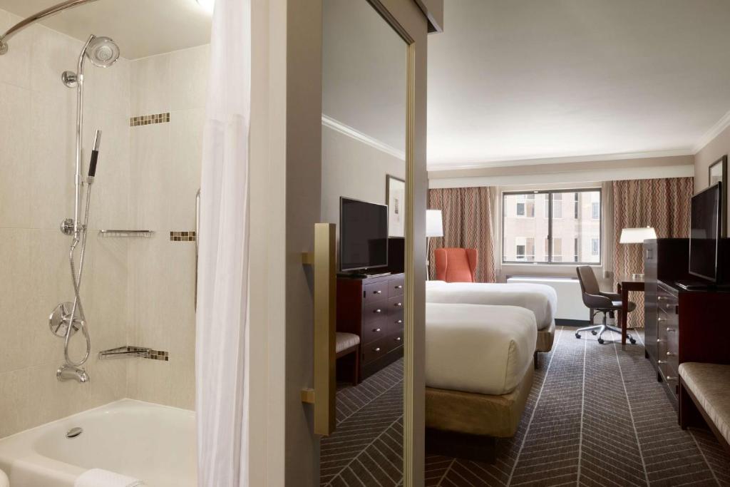 Hilton Arlington photo 3