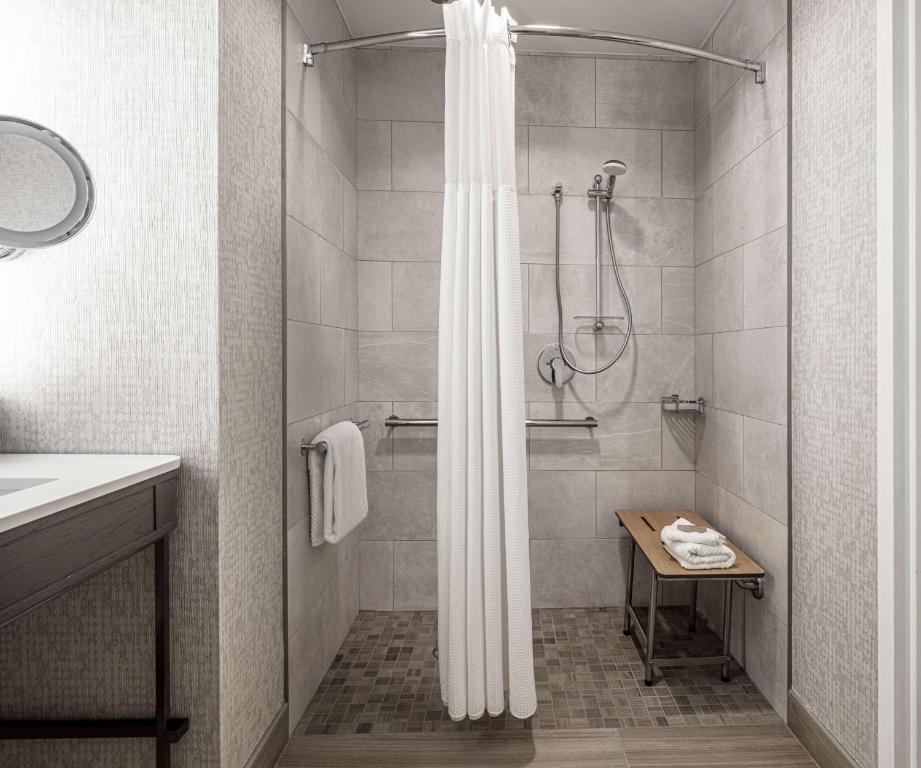 Hilton Austin Airport photo 3