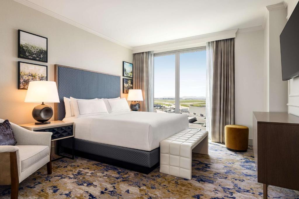 Hilton BNA Nashville Airport Terminal photo 2