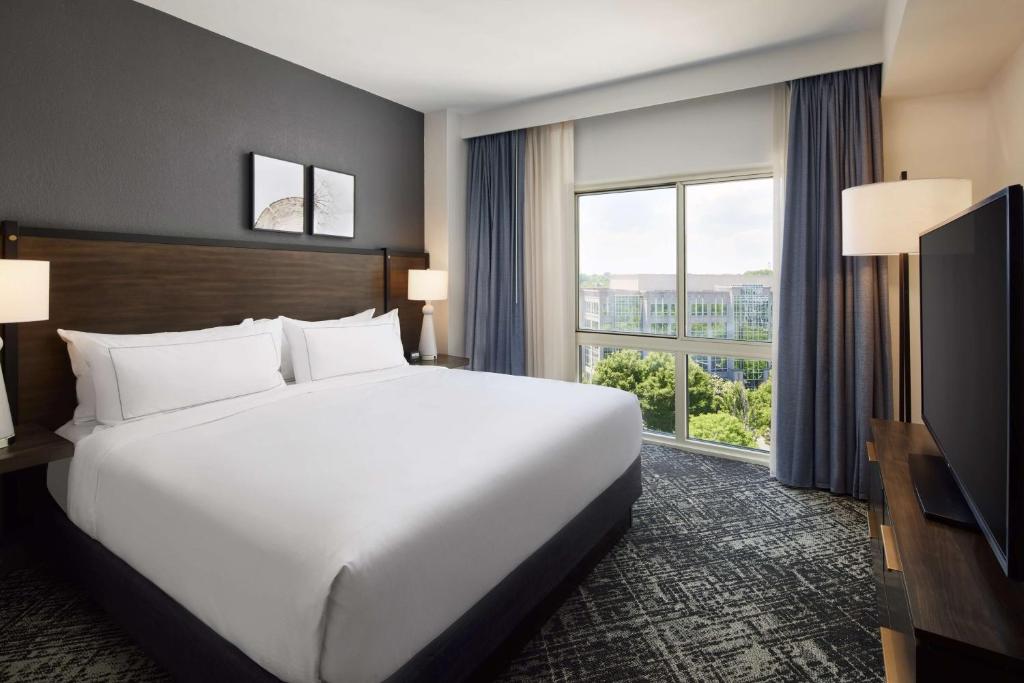 Hilton Charlotte Airport Hotel photo 2