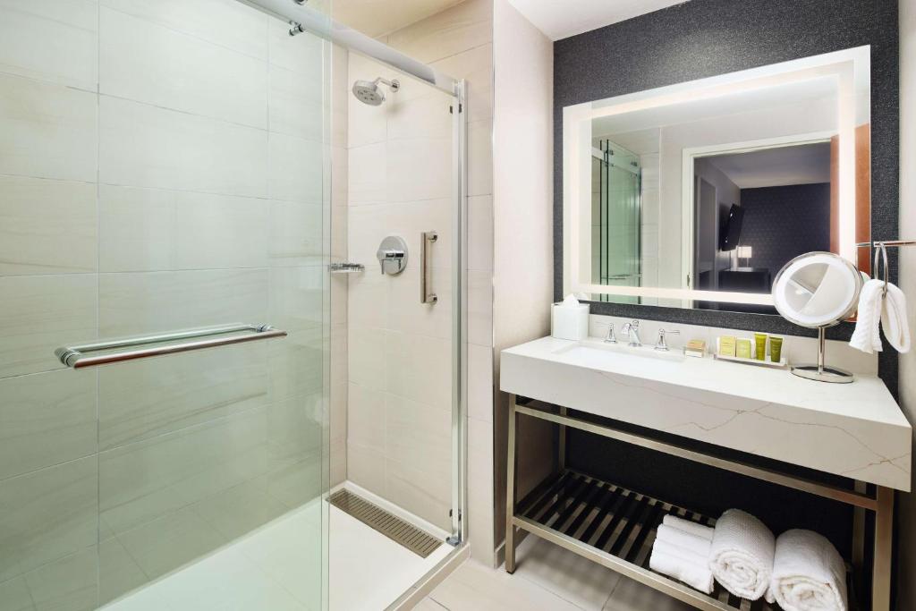 Hilton Charlotte Airport Hotel photo 3