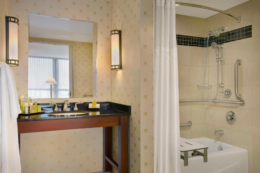 Hilton Chicago O'Hare Airport photo 3