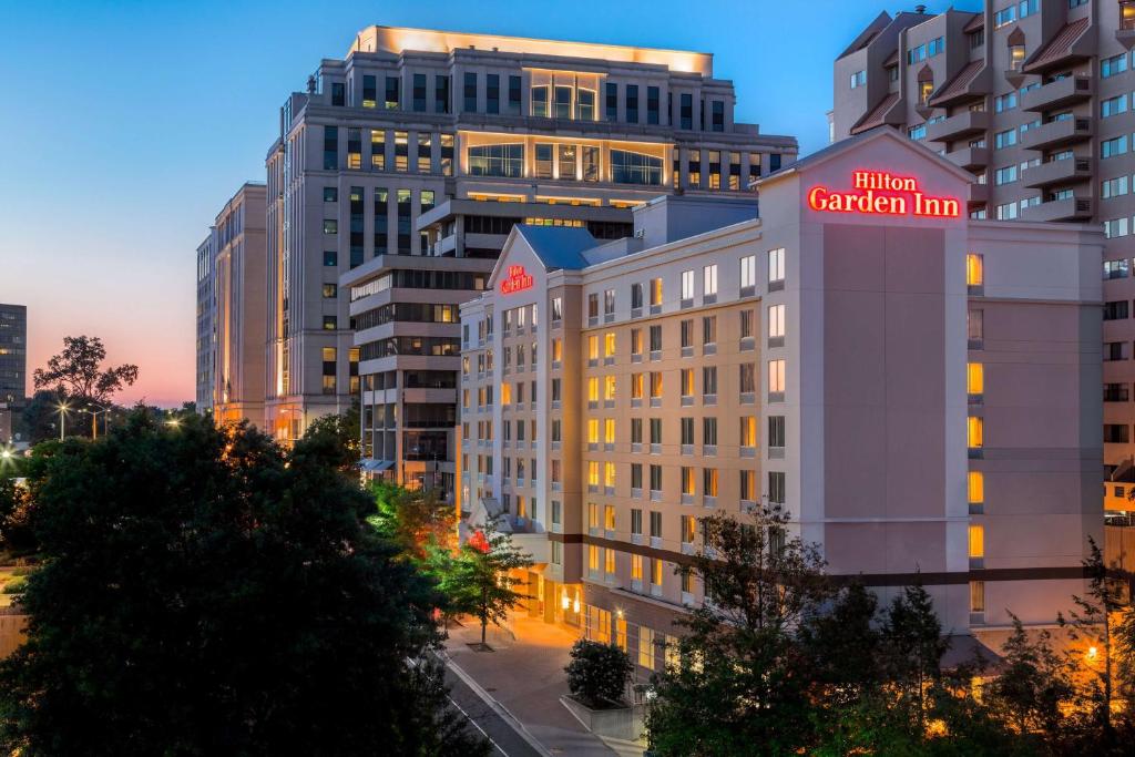 Hilton Garden Inn Arlington/Courthouse Plaza, photo 1