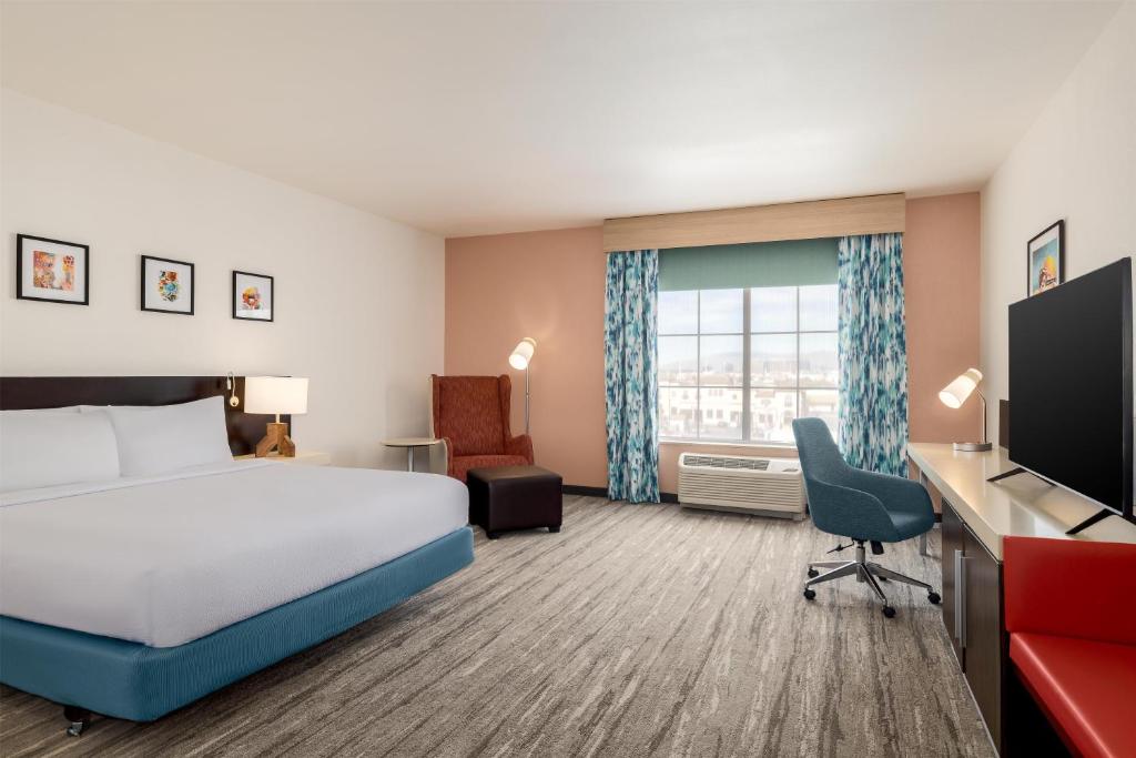 Hilton Garden Inn Las Vegas Strip South photo 2