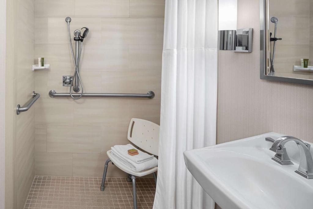 Hilton Kansas City Airport photo 3