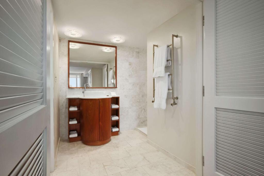 Hilton Miami Airport Blue Lagoon photo 3