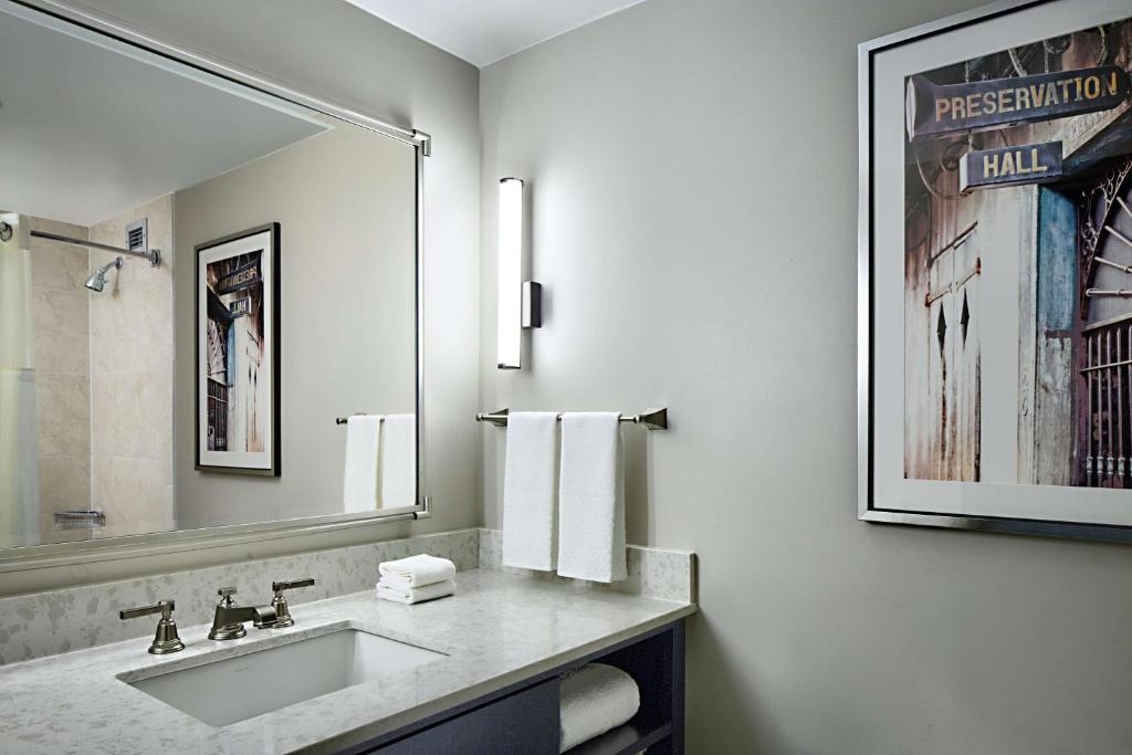 Hilton New Orleans Airport photo 3