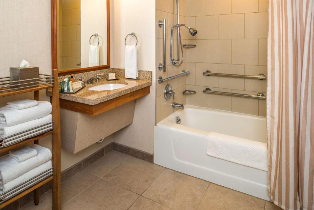 Hilton Seattle Airport & Conference Center photo 3