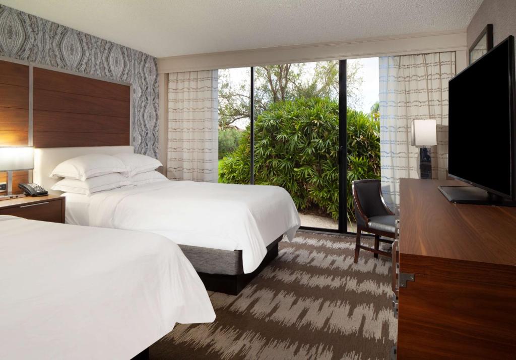 Hilton Tampa Airport Westshore photo 2