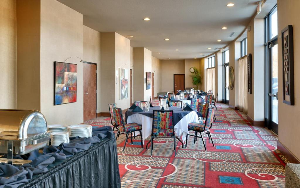 Holiday Inn & Suites Salt Lake City - Airport West by IHG photo 3