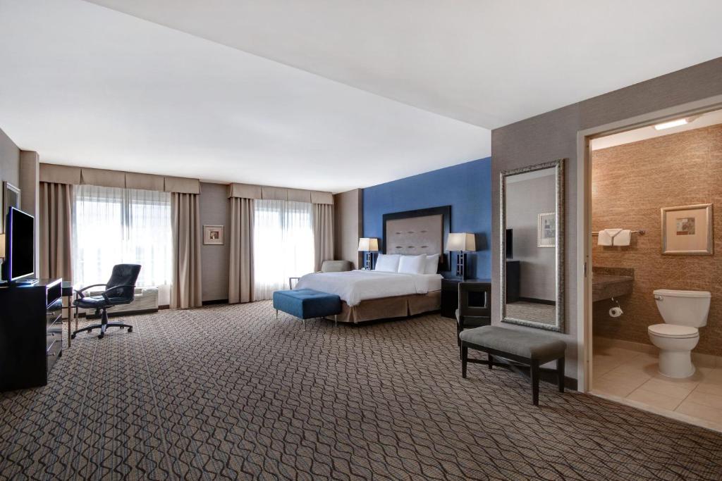 Holiday Inn Detroit Metro Airport by IHG photo 2