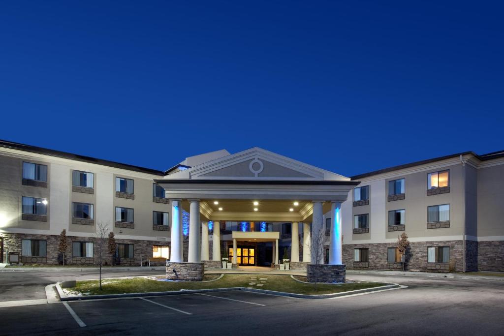 Holiday Inn Express Airport East by IHG, photo 1